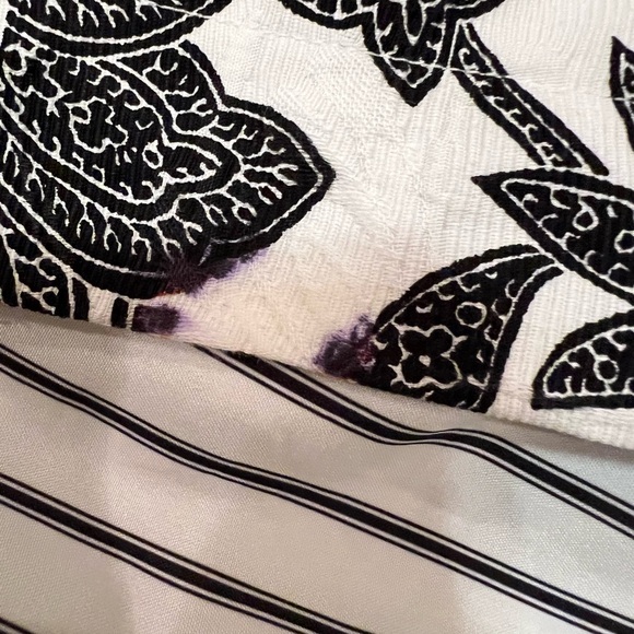 Chico’s topper, black and white print, size 3 - Picture 5 of 5